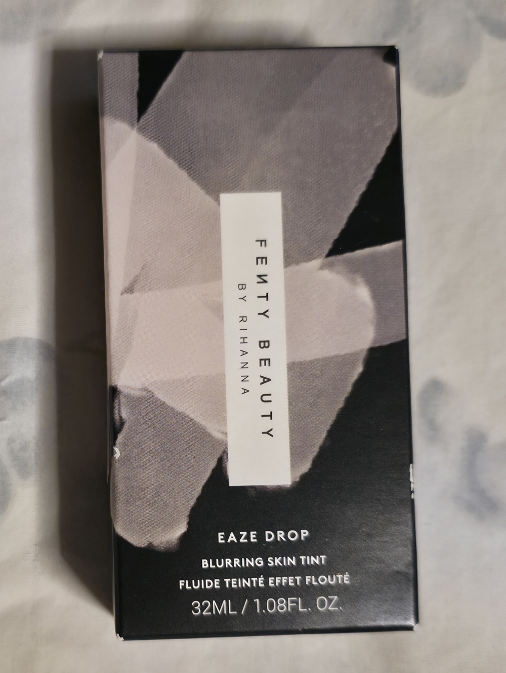 Fenty Beauty Eaze Drop Vluuing Skin Tint. Color 24